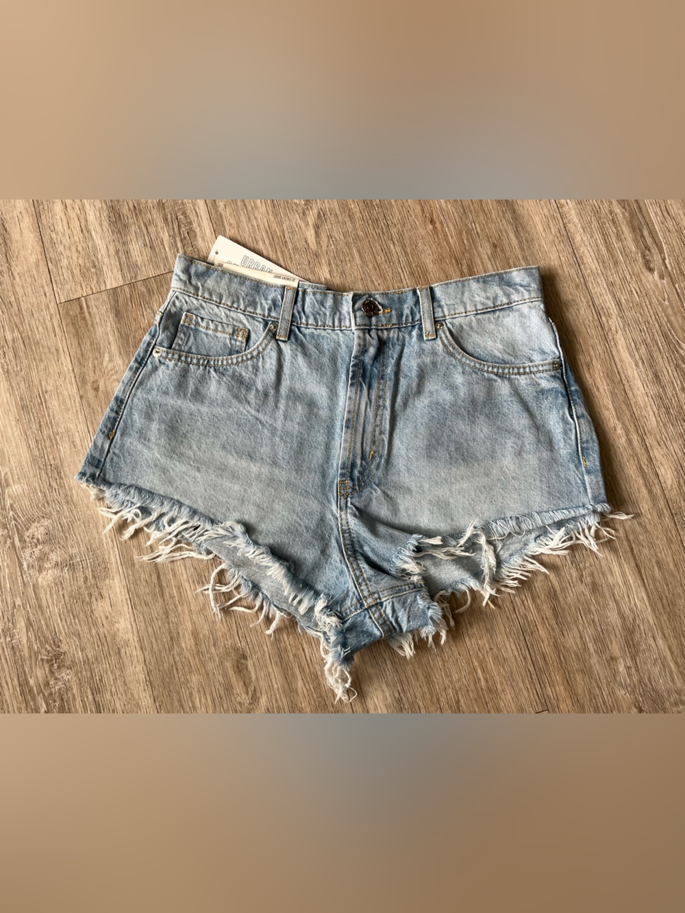 BDG Cheeky High Cut Side 2.5 Denim Shorts Cotton Distress Hem High Rise Blu Wash
